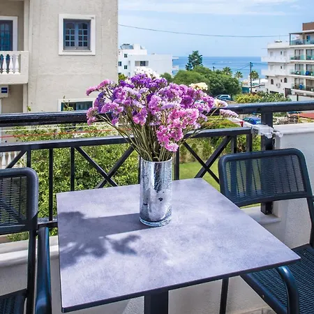 Ergina Home, Cozy 2 Bedroom Апартаменты