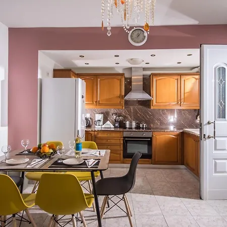 Ergina Home, Cozy 2 Bedroom